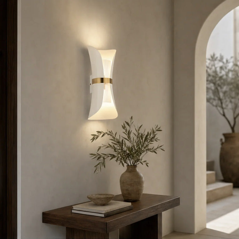 Angelica wall light by KAVORRI