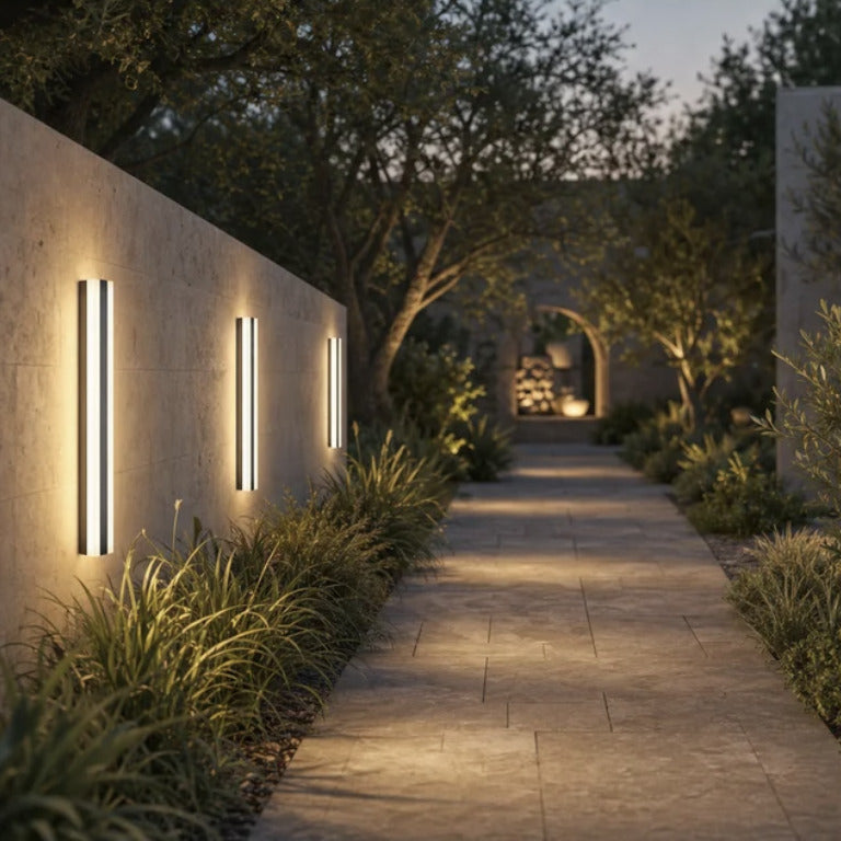 Bolt outdoor light by KAVORRI