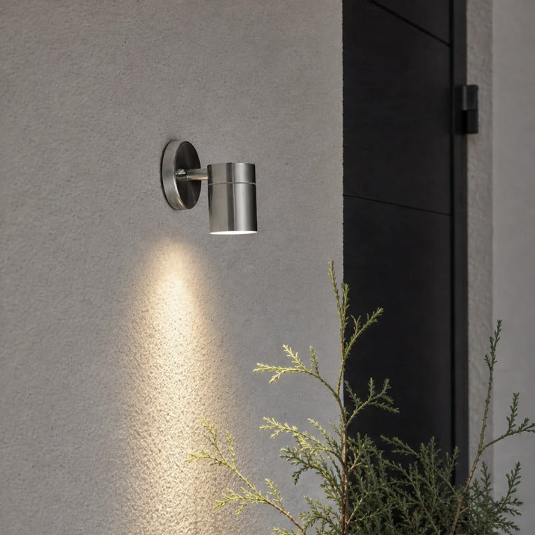 Easton outdoor light by KAVORRI