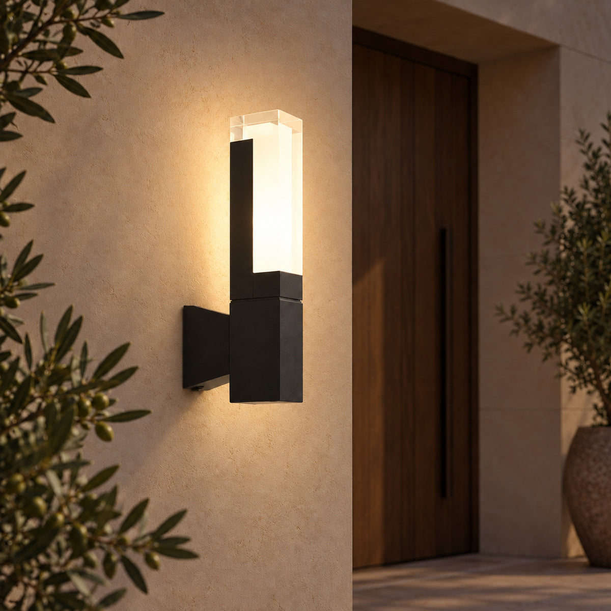 Eloura outdoor light – light on
