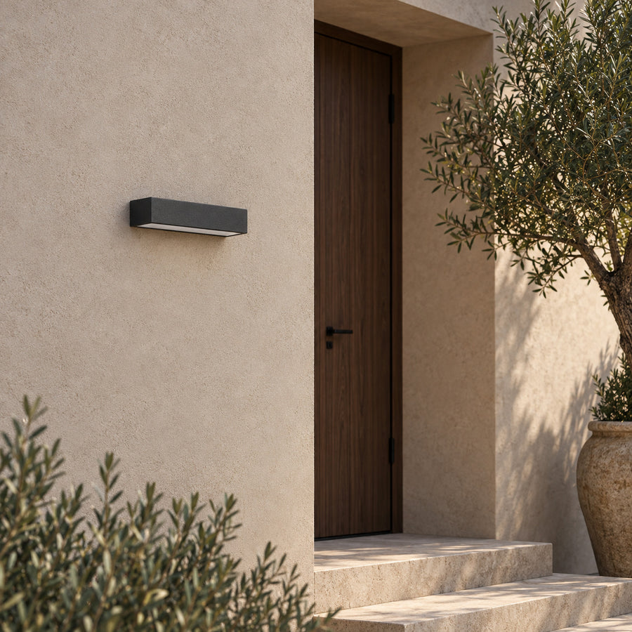 Outdoor Wall Light – Aluminium + Acrylic diffuser, LED – Illora
