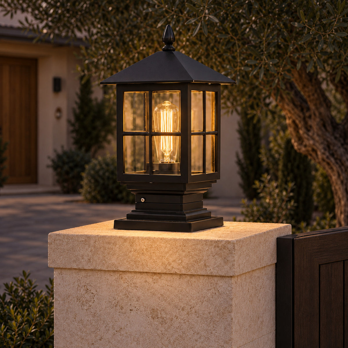 Kyra outdoor light – light on