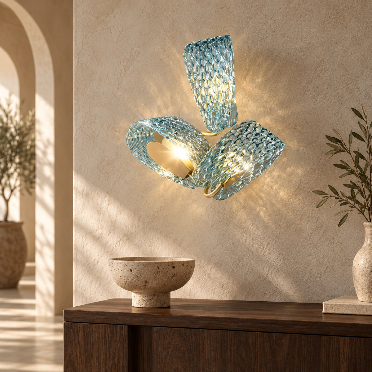 Pavo wall light by KAVORRI