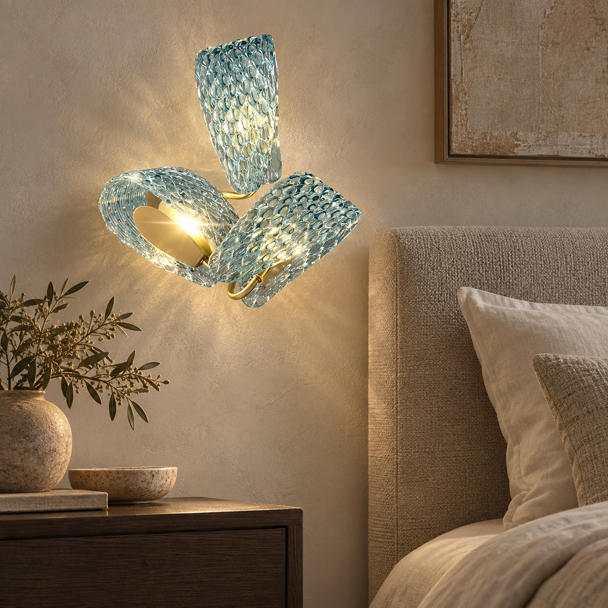 Pavo wall light by KAVORRI