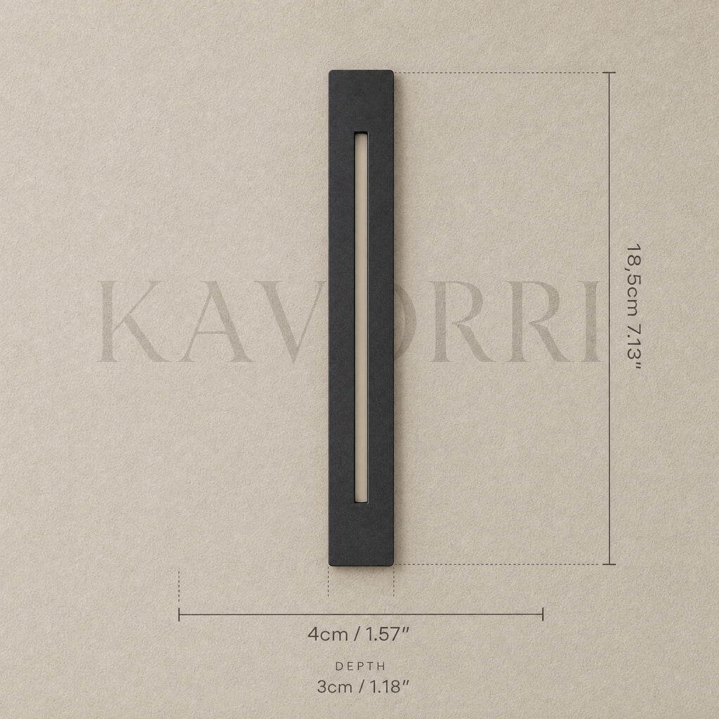 Steplume wall light by KAVORRI
