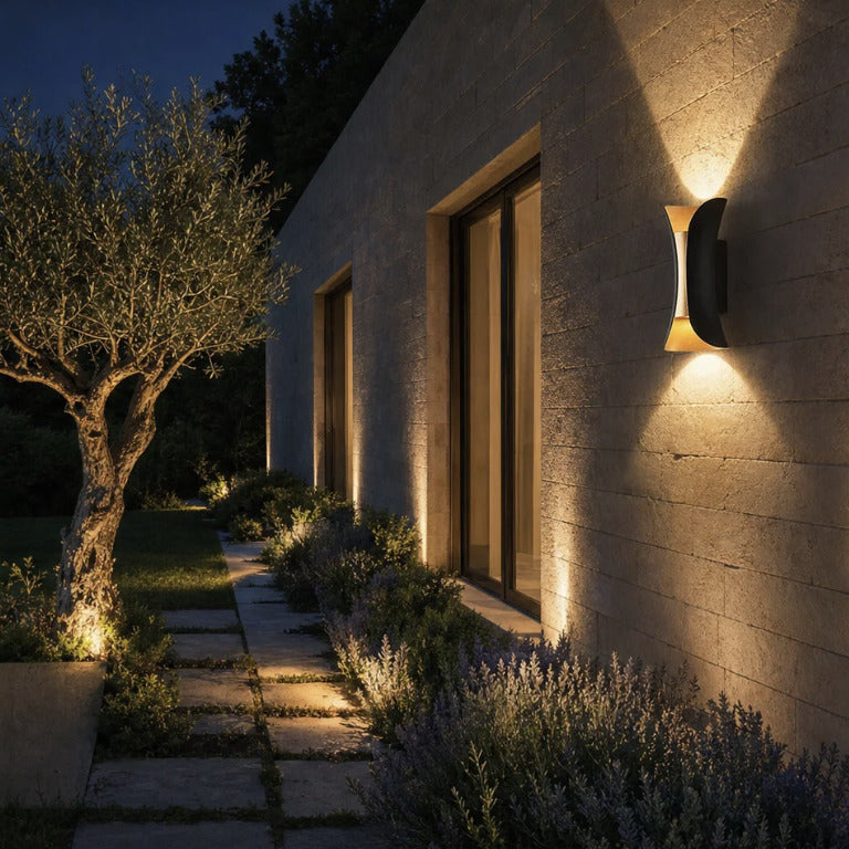 Wynbrook outdoor light by KAVORRI